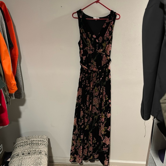 Floral Sleeveless Maxi Dress - Black and Pink - Picture 3 of 7